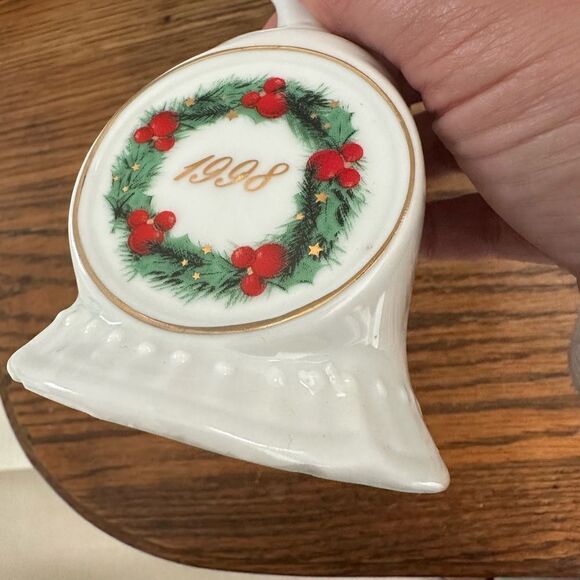 Disney Walt Disney 1998 Christmas Bell - Picture 8 of 10